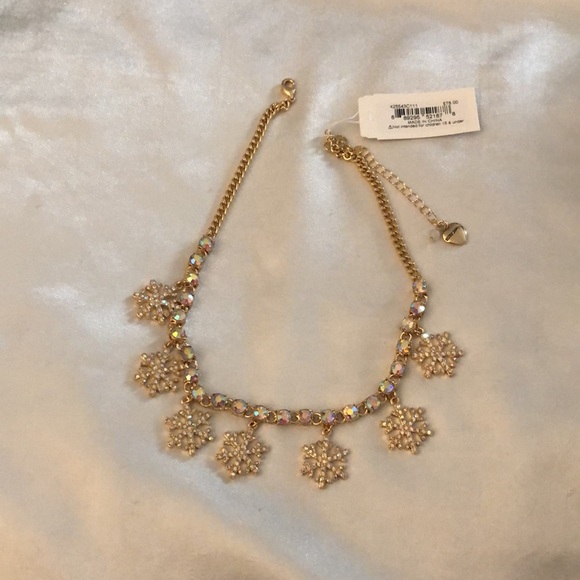 Betsey Johnson Gold Tone Holiday Whimsy Snowflake Charm Necklace Crystal NWT - Picture 3 of 12
